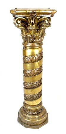Colonna portavaso in legno intagliato e dorato con capitello corinzio, piano sa