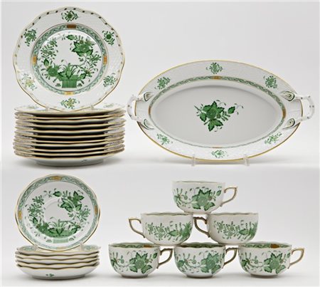 Manifattura Herend. Parte di servizio in porcellana modello "Apponyi verde" com