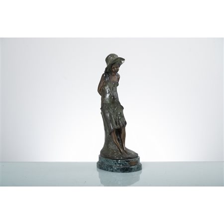 NICO VENZO, Ragazza appoggiata, Scultura in bronzo