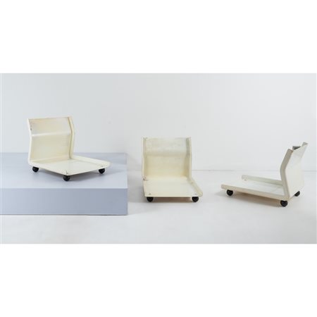 MARIO BELLINI, Tre scocche modulari di poltrone mod. "Amanta"