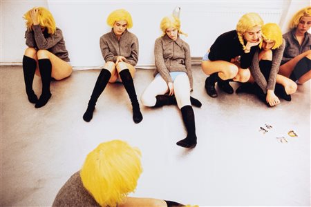 Vanessa Beecroft (Genova 1969)  - Schipper and Krome, 1994/2000