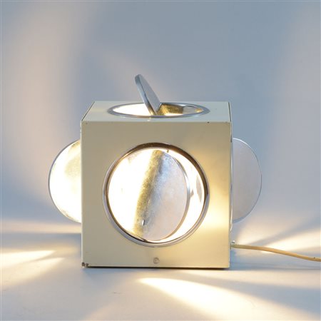 A cube-shaped table lamp A table lamp, Italy 1970'sA white-varnished...