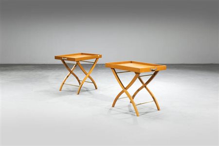 PRODUZIONE ITALIANA<BR>Coppia di tavolini con vassoio removibile