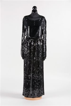 Valentino 1980Full evening dress consisting of a long skirt and a black...