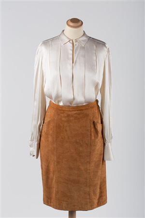 Gucci 1980'sAn outfit consisting of a white silk blouse and a...