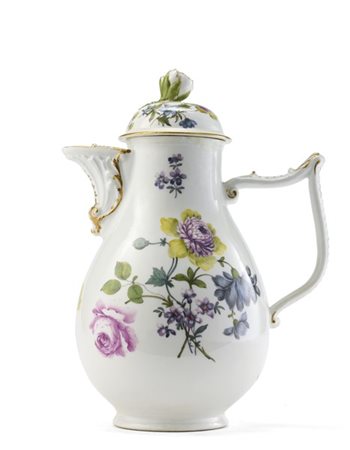 Manifattura di Meissen, 1750 circa. Caffettiera piriforme in porcellana policro