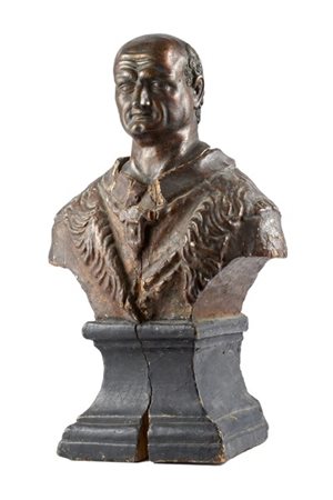 Testa in bronzo raffigurante un imperatore, montata su mezzo busto in legno int