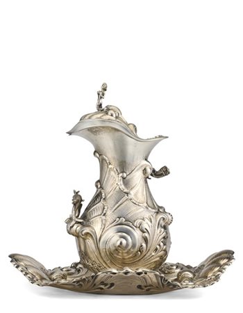 Grande acquamanile in argento decorato nel coperchio a sirena su onde e nel cor