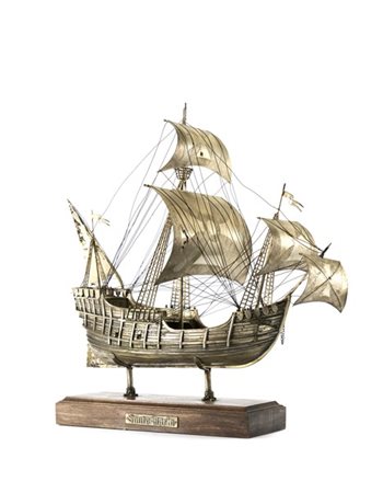 Modello in argento a tutto tondo del veliero "Santa Maria" (g 1700) (cm 35x30)