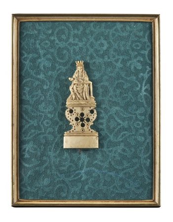 Manifatture del secolo XVIII-XIX. Lotto composto da un fregio e due Cristi croc