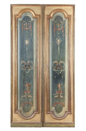 Porta a doppio battente in legno dipinto, laccato e dorato su entrambi i lati c