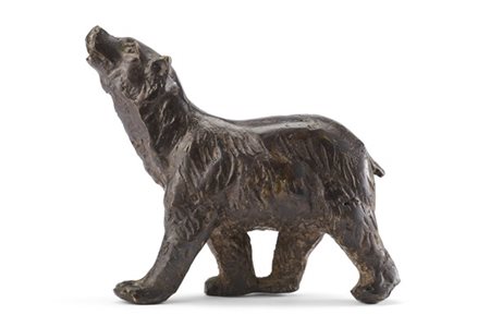 Fonditore del secolo XIX. Orso in bronzo brunito (cm 18x14) (difetti)