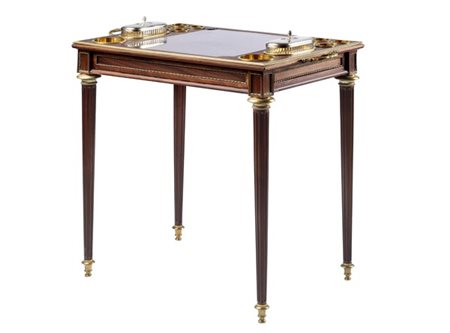 Tavolino portavivande in mogano con bordure e piedi in ottone, gambe scanalate