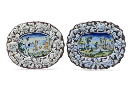 Manifattura di Pavia, inizio secolo XVIII. Due vassoietti ovali in maiolica con