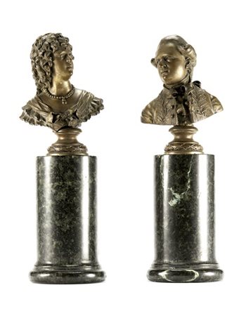 Scultore del secolo XIX. "Gentiluomo" e "Gentildonna" coppia di mezzibusti in b