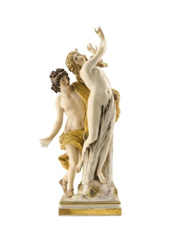 Manifattura di Meissen, secolo XX. "Apollo e Dafne", gruppo in porcellana dipin