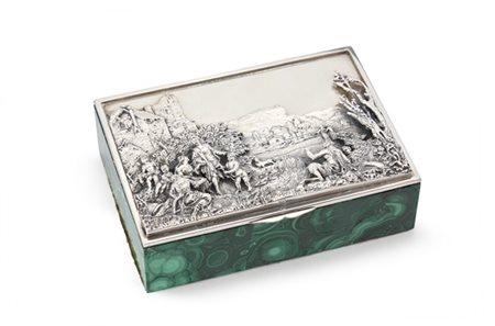 Scatola lastronata in malachite con ghiera e coperchio in argento in fusione a
