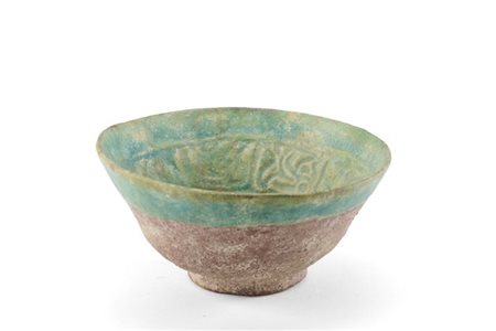 Manifattura persiana, XII-XIII secolo. Ciotola in pasta artificiale ("pasta fri