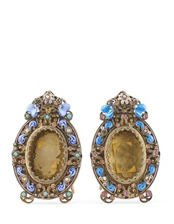 Coppia di piccole cornici portafoto ovali in argento dorato smaltate in policro