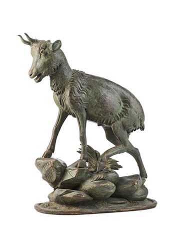 Arte della Foresta Nera. Figura di caprone su zolla in legno intagliato e dipin