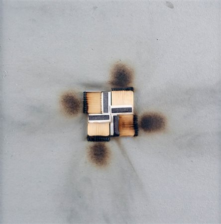 BERNARD AUBERTIN 1934 " Dessin de feu ", 1974 Fiammiferi bruciati applicati...