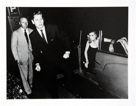 TAZIO SECCHIAROLI 1925 - 1998 " Anthony Steel in compagnia di Anita Ekberg...