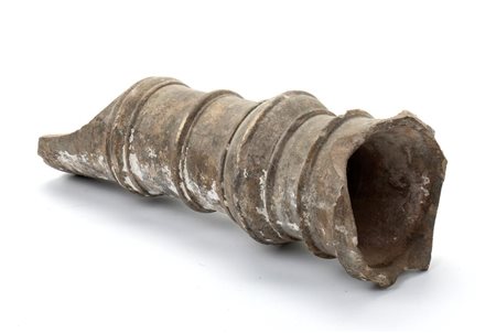 Frammento di collo di bottiglia in terracotta lavorata al tornio   
