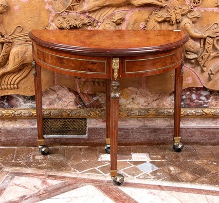 Consolle da muro stile Luigi XVI con inserti in ottone dorato.   