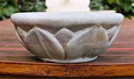 Ciotola in marmo tonda rotonda con decoro a foglie    