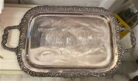 Vassoio rettangolare con bordo a volute con manici. Punzone WMF Hotel Germany   