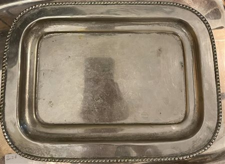 Vassoio rettangolare  con perlinatura al bordo   