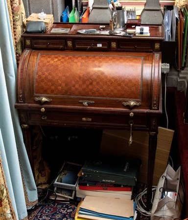 Scrivania a rullo stile Luigi XVI   