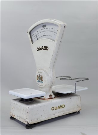 A metal Vintage scale, Berkel & Olland.47 x 60 cm.