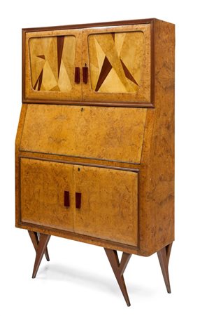 PRODUZIONE ITALIANA Mobile in radica di noce con ante superiori...