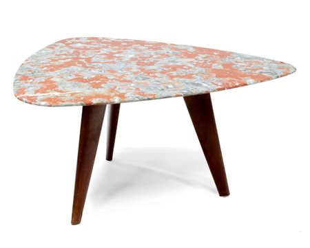 PRODUZIONE ITALIANA Tavolino con struttura in legno di rovere e piano...