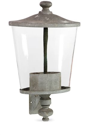 PRODUZIONE ITALIANA Coppia di grandi lanterne da esterno in ghisa e vetro. h...