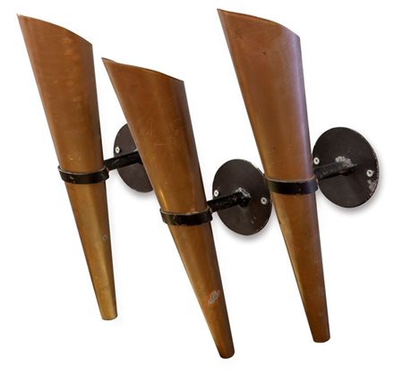 PRODUZIONE ITALIANA Sei lampade a parete con diffusore in rame curvato e...
