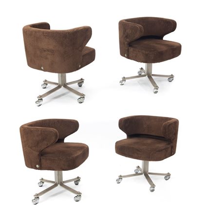 PRODUZIONE ITALIANA Quattro poltrone con rotelle struttura in acciaio cromato...