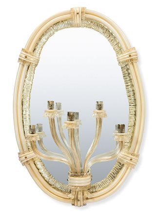 SCARPA CARLO (attribuito) Importante specchiera con cornice in vetro lattimo...