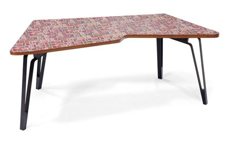 PRODUZIONE ITALIANA Tavolino con struttura in ferro laccato e piano in legno...