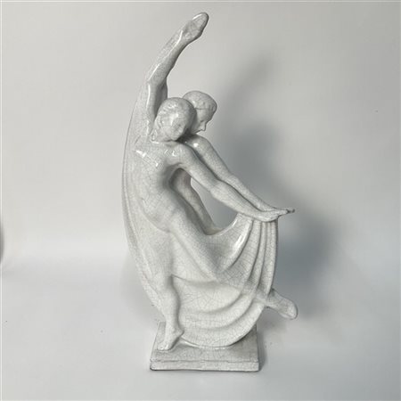 Minghetti Scultura raffigurante coppia di ballerini in ceramica smaltata bianca