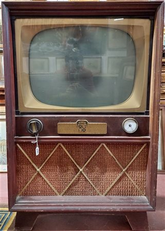 Dumont Televisore a tubo catodico con mobile in legno. USA, anni '50. (cm 99x64x