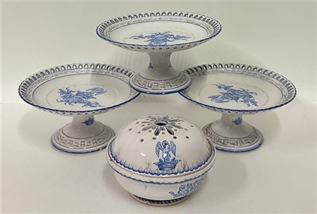 Gallè à Nancy. Lotto composto da tre alzatine e una biscottiera con coperchio t