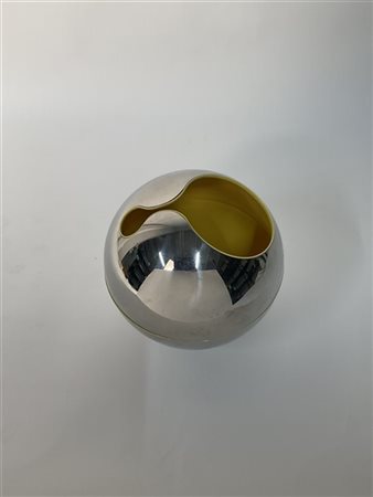 Gio Pomodoro "Guscio n. 1"
Scultura multiplo in acciaio inossidabile e polipropi