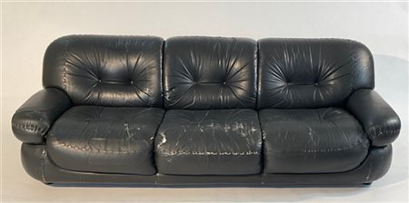 Nastri e Broggi Divano a tre posti e due poltrone modello "Sapporo". Produzione