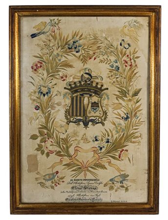 Ricamo in seta policroma e fili d’argento su fondo raso di seta beige. Decoro r