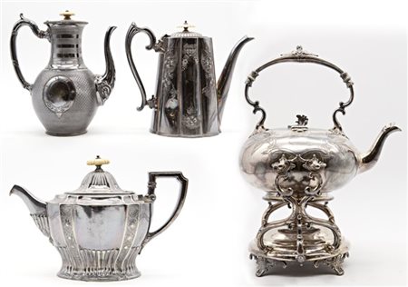 Lotto in Old Sheffield composto da un samovar di forma globulare con sostegno a