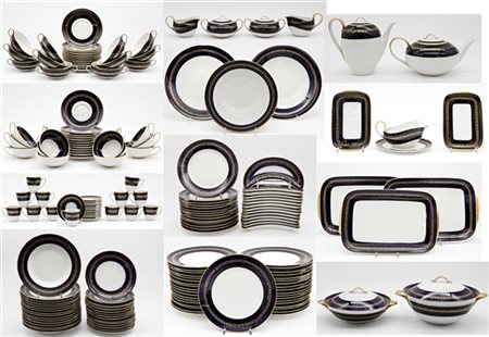 Manifattura tedesca, secolo XX. Servizio da tavola in porcellana con bordura in