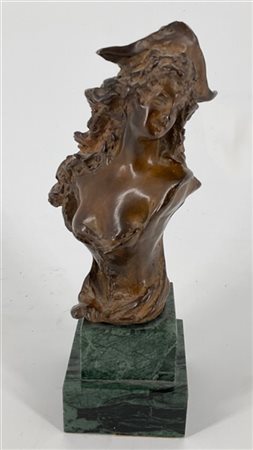 Da Moreau

"Busto di donna" 
scultura in bronzo (h cm 13) su base in marmo verd