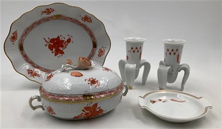 Manifatture di Meissen e Herend, secolo XX. Lotto composto da coppia di vasetti